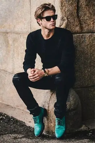 男生拍照姿势的摆法