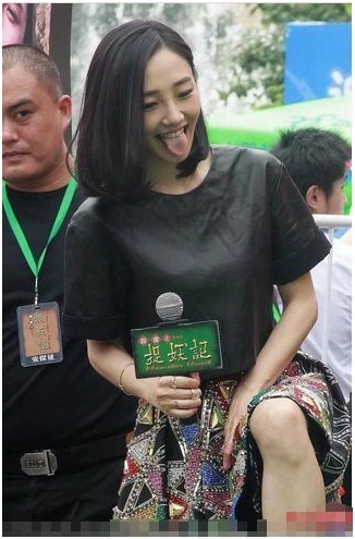 白百何一指禅损失惨重如今遭人嫌弃代言被换伸个腿也被吐槽