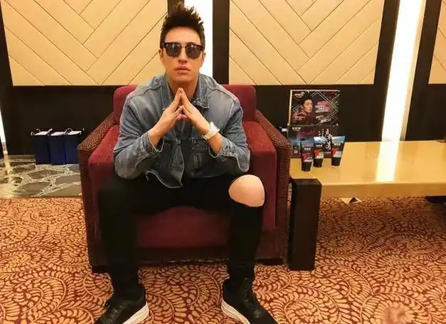 这次"胖茄子"事件成为了一个轻松愉快的话题,也反映出潘玮柏作为艺人