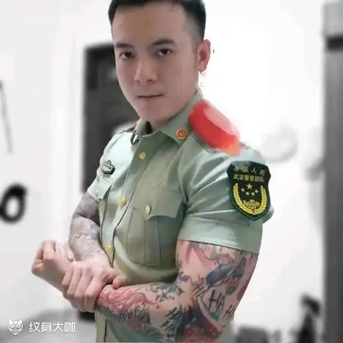 退伍三年后再穿上军装嘚瑟一下～_纹身吧社区 - 纹身大咖