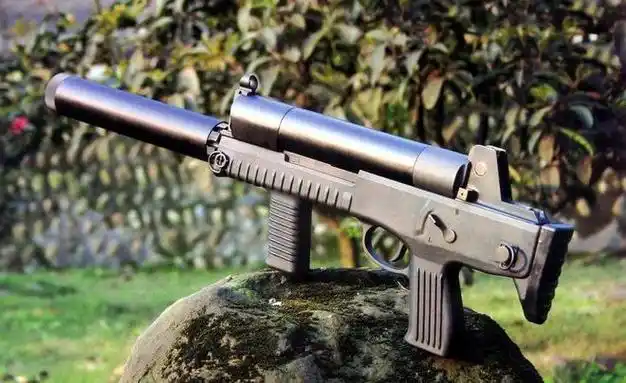 cf-05:中国螺旋弹匣冲锋枪