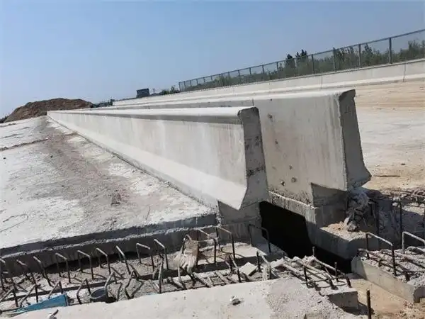 桥梁水泥防撞墙模具