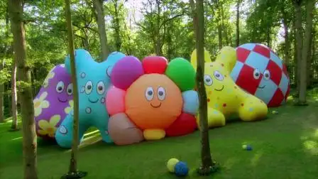 哈呼呼~哈呼呼~起床啦!啊!叮叮车可要小心一点哦!