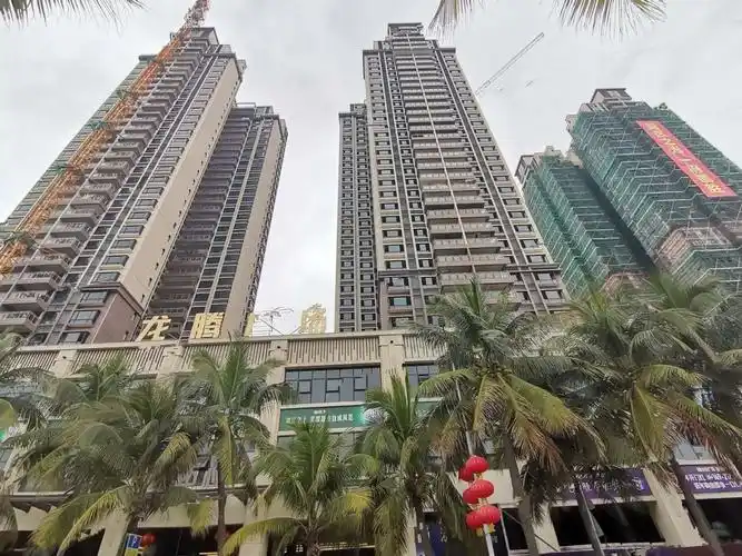 龙腾广场实景图23