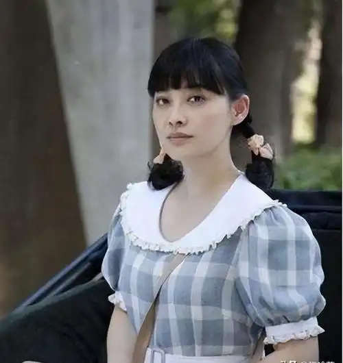 李一桐飞机上不雅行为被热议,梅婷王子文更没素质,人民日报怒批