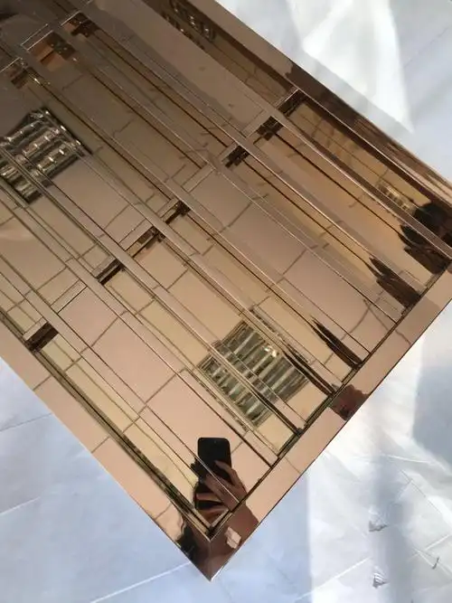 镜面古铜色不锈钢屏风玫瑰金封板不锈钢隔断细节图-搜了网