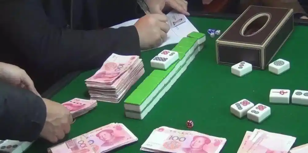 的"指间自由棋牌室"内有8名参赌人员进行赌博,现场查获赌资2000余元