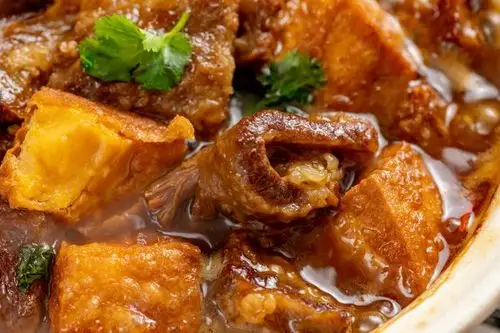 牛腩豆腐煲 | 咸香软烂的做法_菜谱_豆果美食