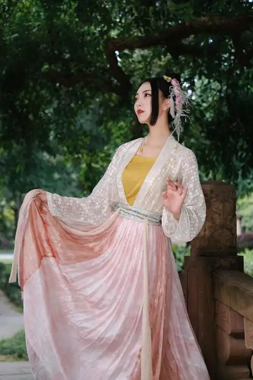 轻汉4.5米绝版腰间片式对襟汉服原创民族服装