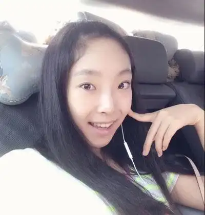 "贾宝玉"欧阳奋强头发花白 曾痛失爱子 与初恋妻子相伴至今