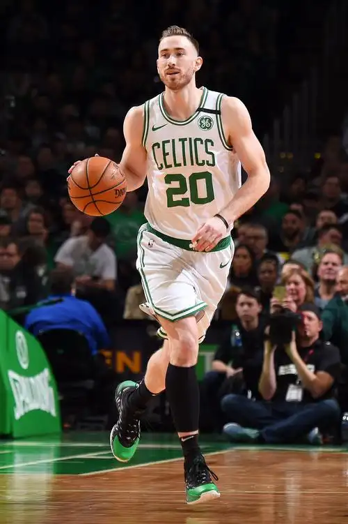 黄蜂与绿军完成海沃德的签换交易,库普切克经理再大挥手笔