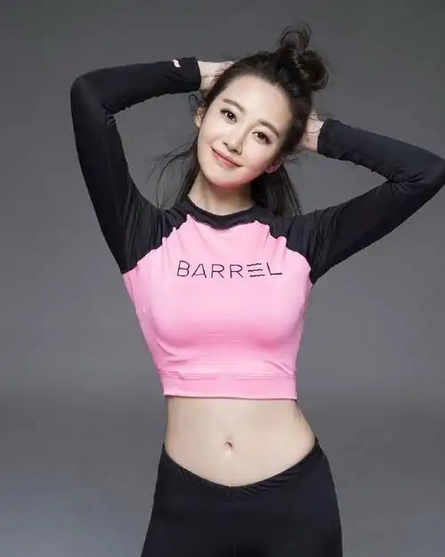 33岁李纯这"水蜜桃"身材