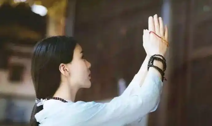 如何正确拜佛拜佛的动作要领