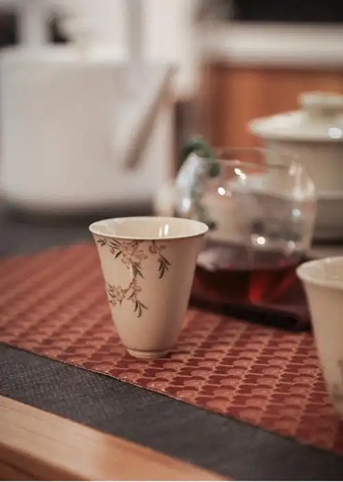 尚行知是无落手绘粉彩闻香杯茶杯陶瓷功夫茶具泡茶主人杯个人单杯小号