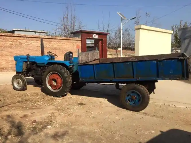 泰山30拖拉机 - 1万