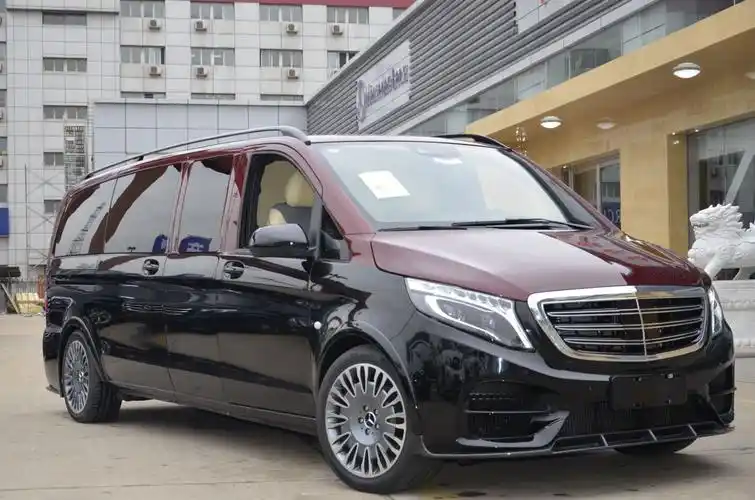 奔驰维特斯5.98米加长轴距 双色车身 金刚黑/蒙塔奇诺红(金属漆)