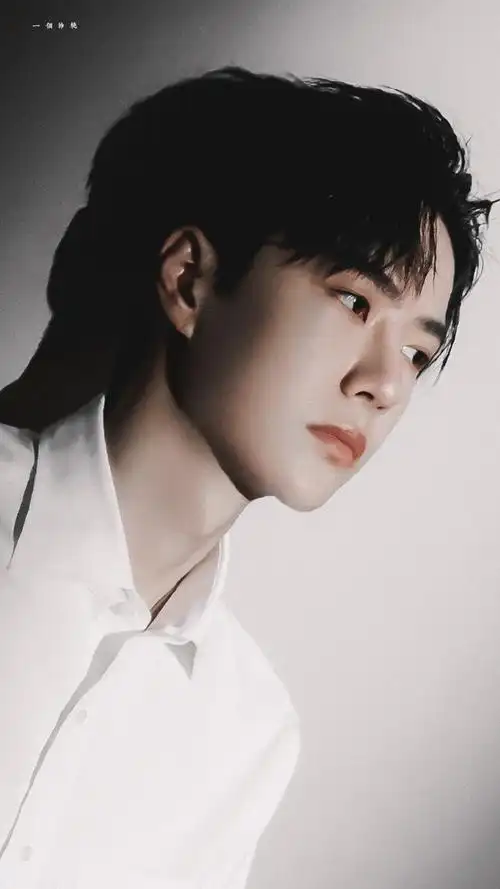 王一博禁欲系白衬衫