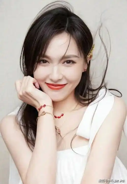 中国娱乐圈十大酒窝女明星_朱珠_内地_殷桃