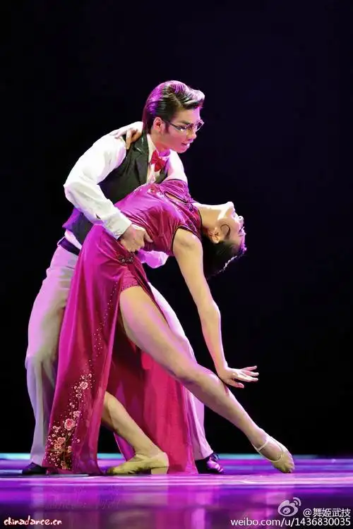 古典双人舞情缘两个身体中外经典双人舞gala