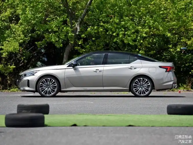 新款日产天籁运动与豪华的完美结合