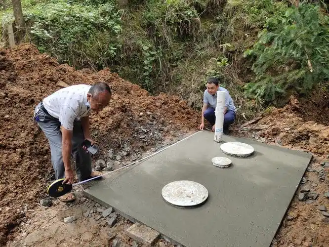目前,该镇不断推进"我为群众办实事",加大农村厕所改造建设力度,全年