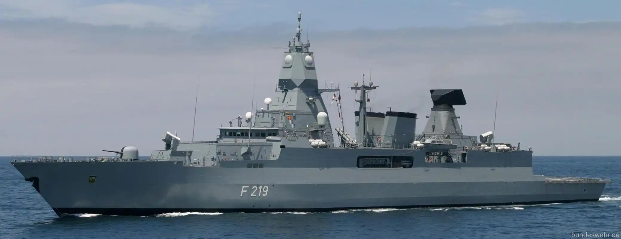 舰船欣赏:德国海军 f-124型护卫舰