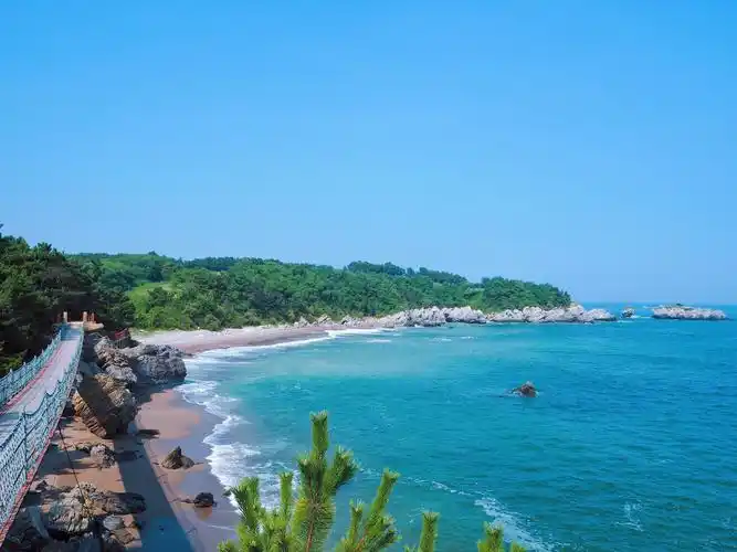 这里就是著名的5a级景区— 大连金石滩国家旅游度假区