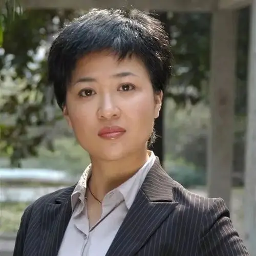 1994年毕业于甘肃省艺术学院表演系,毕业后分配至甘肃省话剧院, 2016