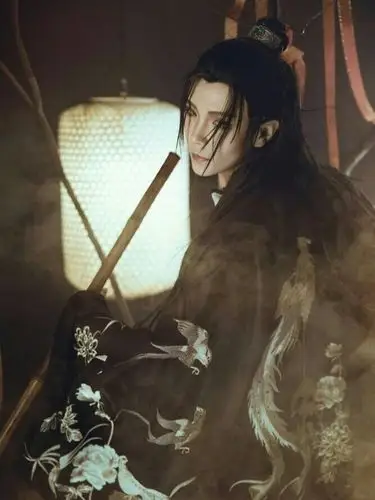 古风真人男生头像月有微黄篱无影挂牵牛数朵青花小秋太淡添红枣