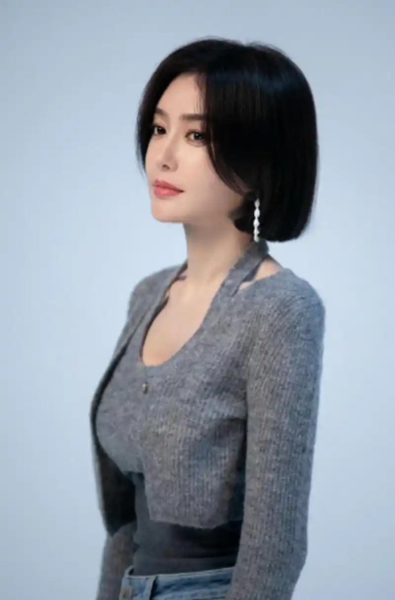 短头发的秦岚,不仅好看,气质拉满.