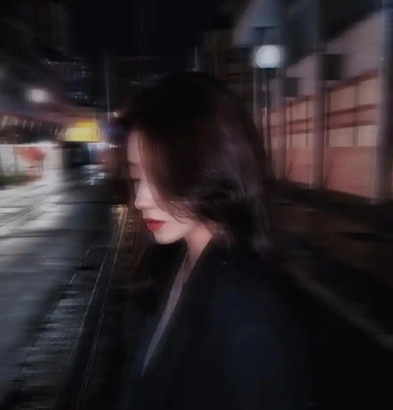 这种朦胧感女生头像也很棒 #女生头像# #真人女生头像# #头像分享