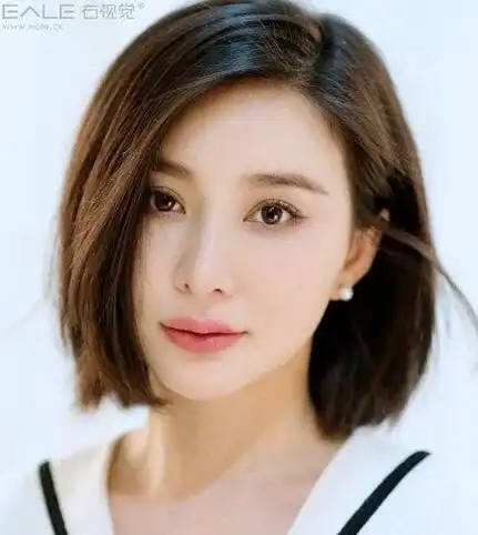 女人味气质层次短发发型图片