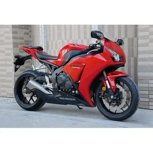 本田cr1000rr14款趴赛道路跑车摩托车