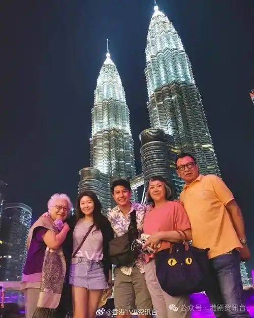 tvb老戏骨26岁爱女晒泳装!