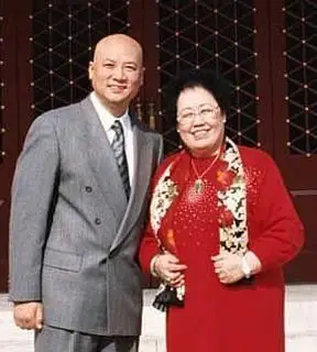 盘点那些"嫁给富婆"的男明星们(图)