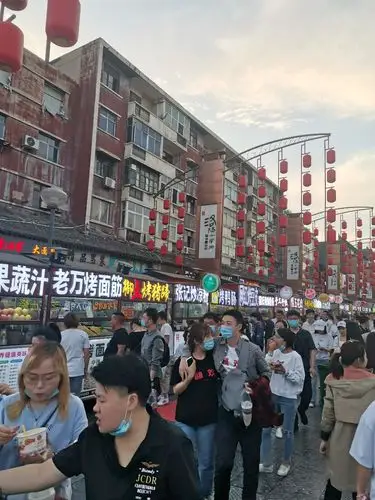 洛阳十字网红美食街