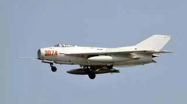 老照片中国的战斗机发展史