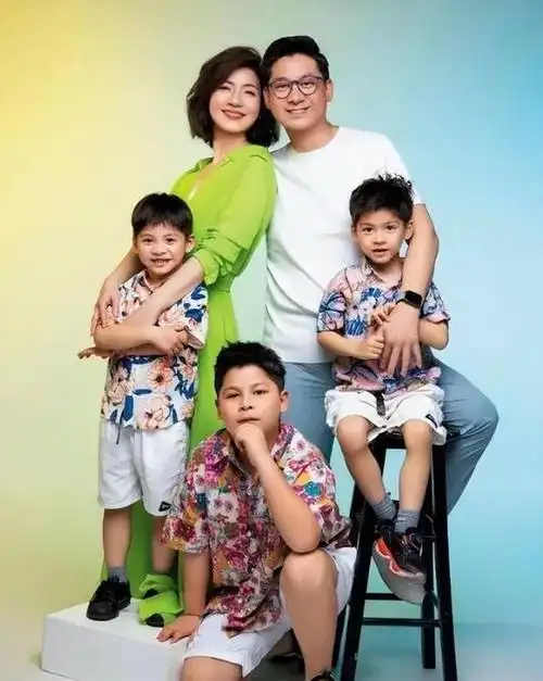 吉雪萍4岁成名29岁嫁入豪门生一女三儿44岁丧女现况怎样