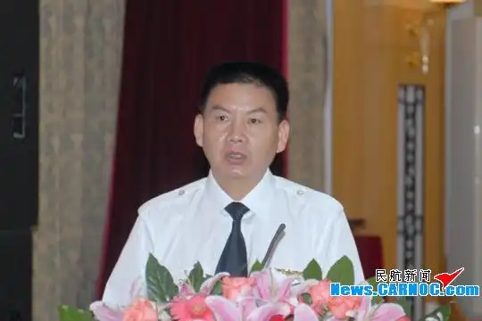 图2:东航安徽分公司总经理李贵山作中期工作报告 摄影:徐宁随后,分