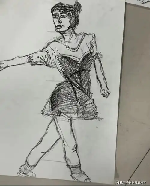 这不禁让笔者想起来小时候被表妹无情掰断的芭比娃娃,再惨也不过如此