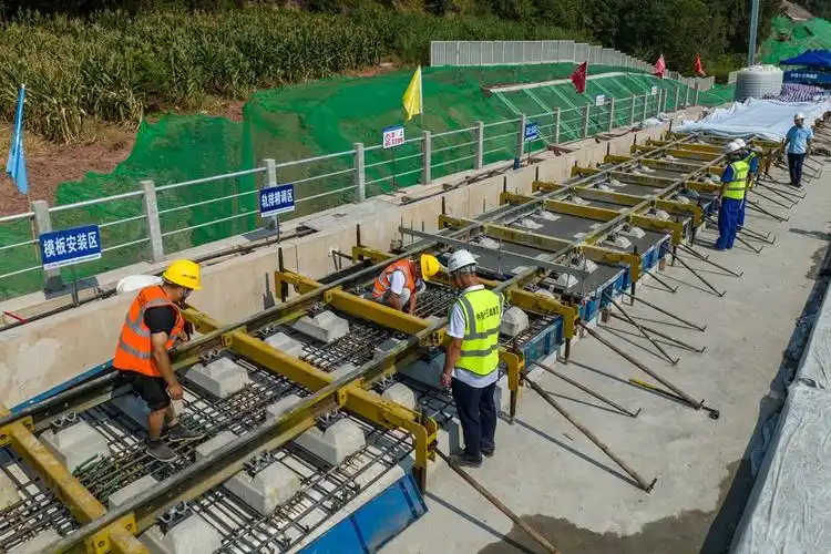 成自宜高铁进入无砟轨道全面施工阶段