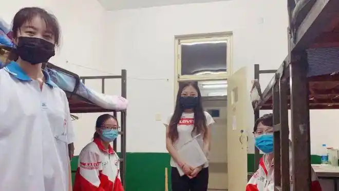 师德师风牢记初心行使命青春战疫勇担当三河二中王琬琪