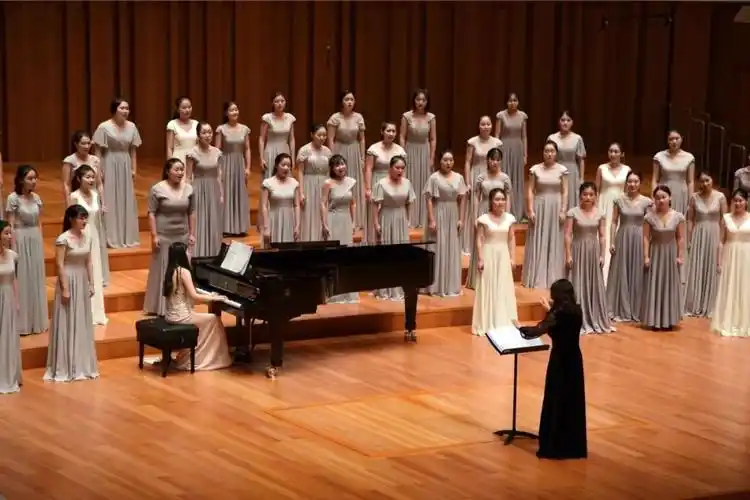 华中师大tiankong合唱团再次亮嗓国家大剧院