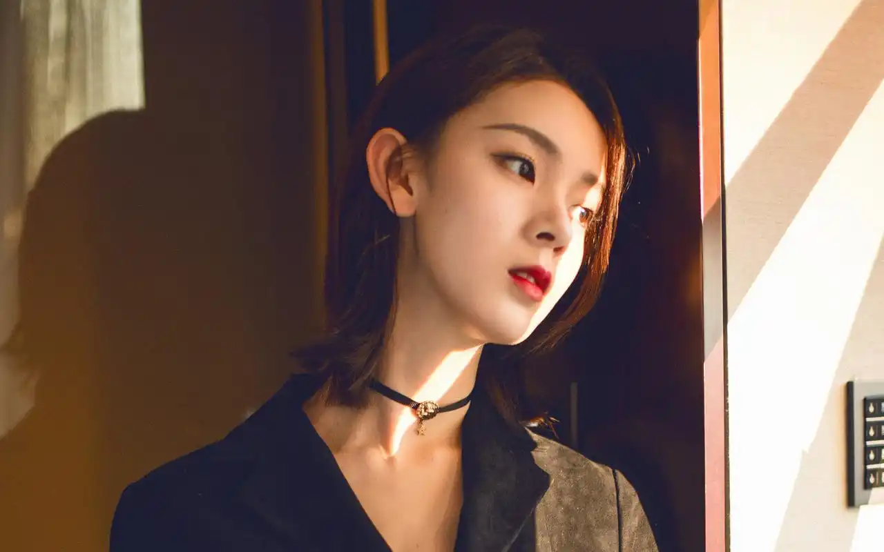 陈瑶烈焰红唇性感写真高清桌面壁纸