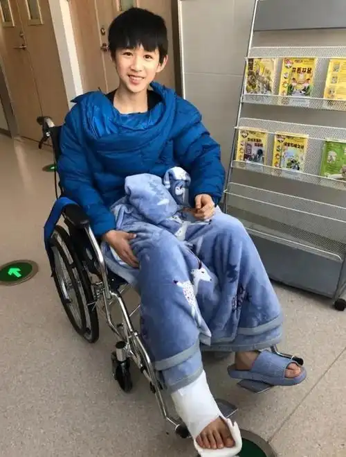 演隐秘的角落朱朝阳的荣梓杉是第二个吴磊吗他把黄渤当目标