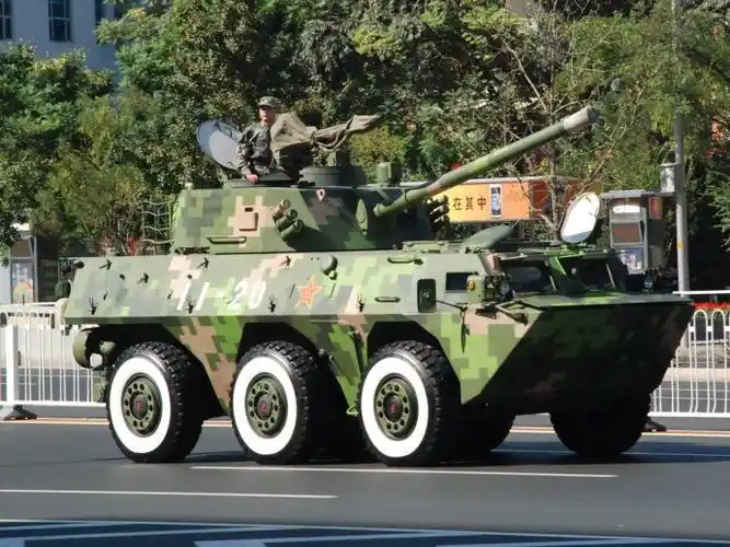 中国pll05式120毫米轮式自行迫榴炮