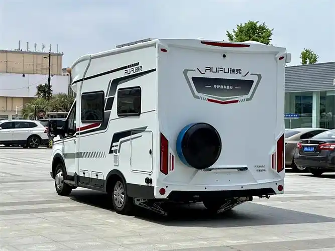 【批发】瑞弗ft800房车能过限高双床设计,福特t8小额头房车