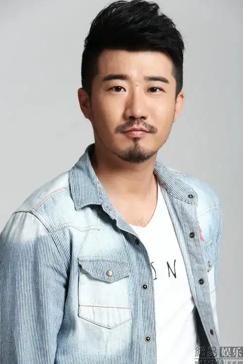 刘名洋曝时尚写真