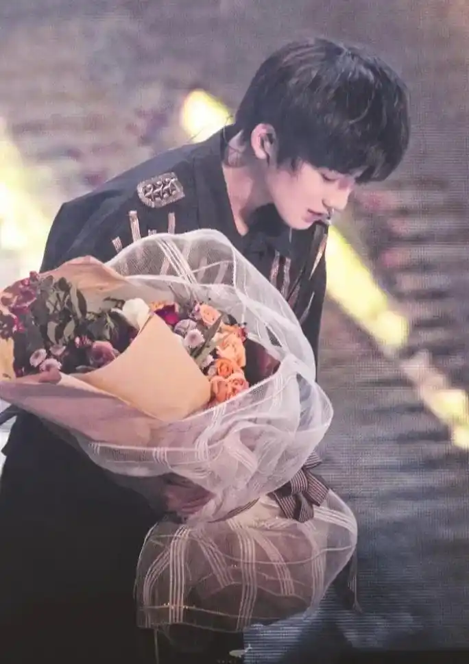 喜欢轩轩身上的那种少年气和一些小男生的稚气 #宋亚轩 #宋亚 - 抖音