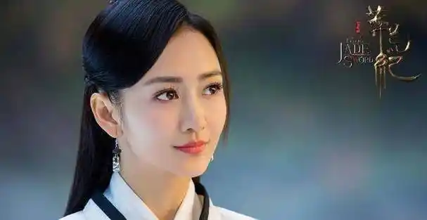 之后她再演谍战剧,演配角总能出彩,演主角却反响平平_王鸥_扮相_剧中